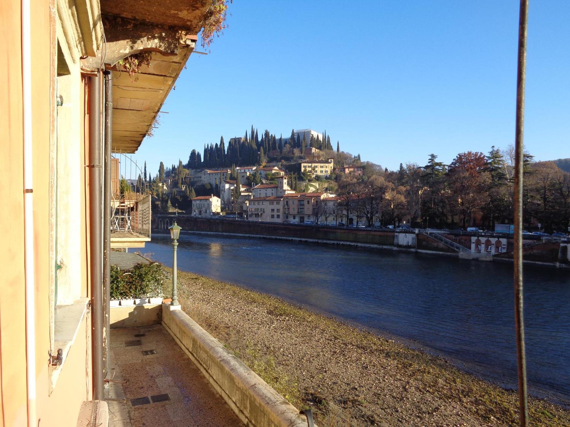 Sottoriva36 Bed and Breakfast Βερόνα Εξωτερικό φωτογραφία